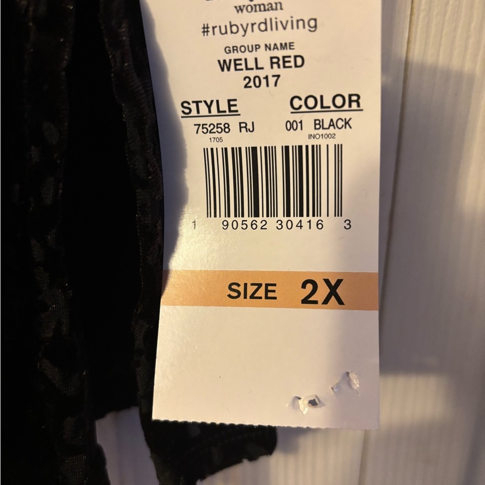 Ruby Rd. Black Textured V-Neck Top - Picture 4 of 5